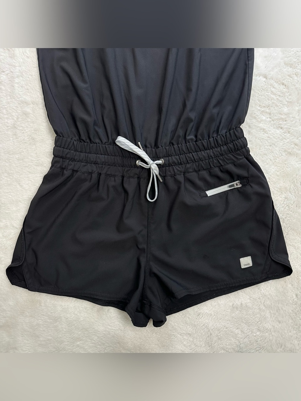 Vuori Clementine Romper Black Size Small Great Condition - Picture 6 of 12